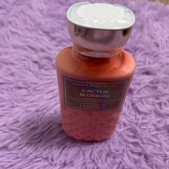 Bath and Body Works Daily Nourishing Lotion - CACTUS BLOSSOM - Picture 1 of 3